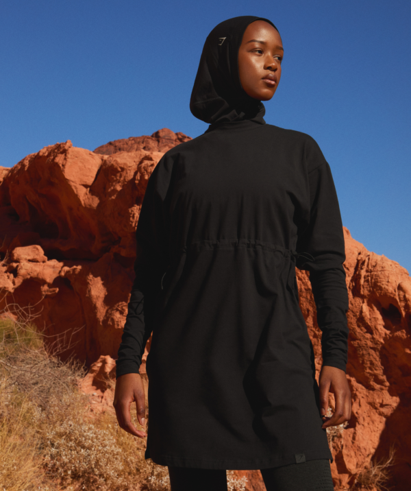 GS x Leana Deeb Oversized Hoodie Black - immagine 2